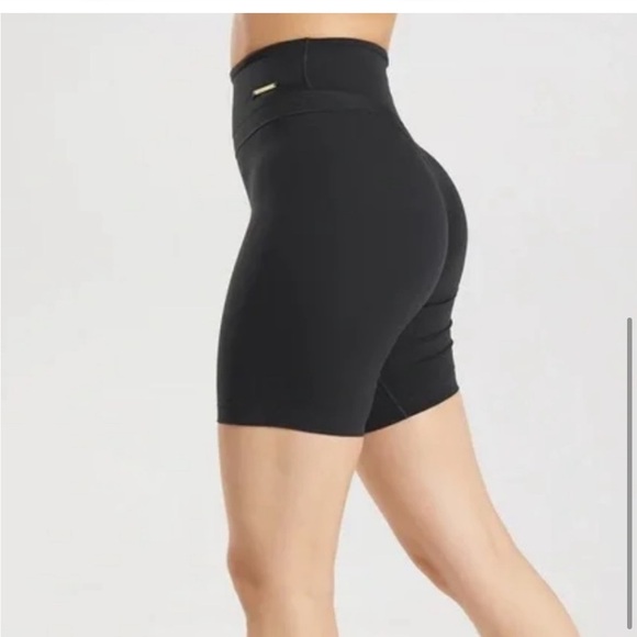 GYMSHARK SOLD OUT Whitney
Cycling Shorts - Picture 3 of 3